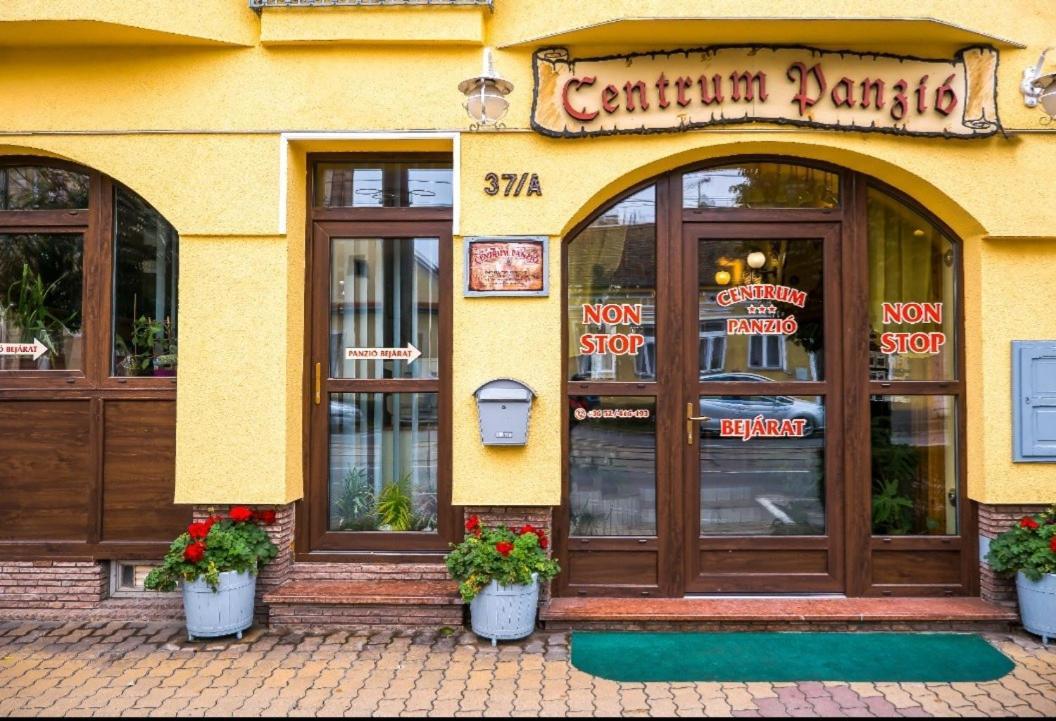 Centrum Panzio เดเบรตเซน ภายนอก รูปภาพ